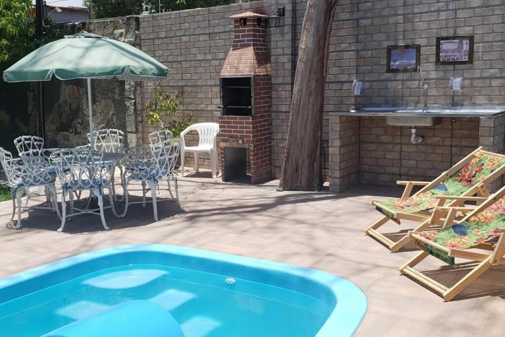Casa Com Piscina Aconchegante 300 M Do Mar Casa de férias *
