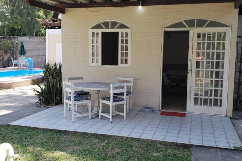 Casa de férias Casa Com Piscina Aconchegante 300 M Do Mar *