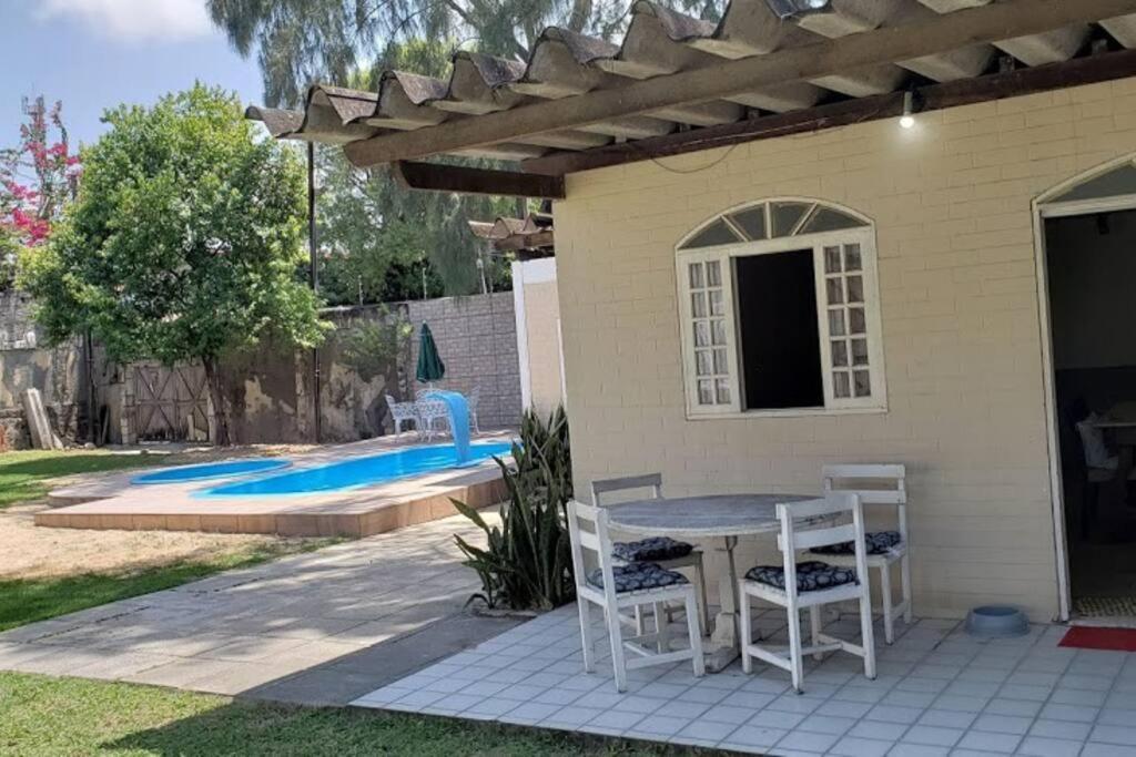 Casa Com Piscina Aconchegante 300 M Do Mar Casa de férias *